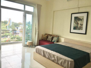 1341 Chilling view spacious balcony close Ho Tay full sunlight